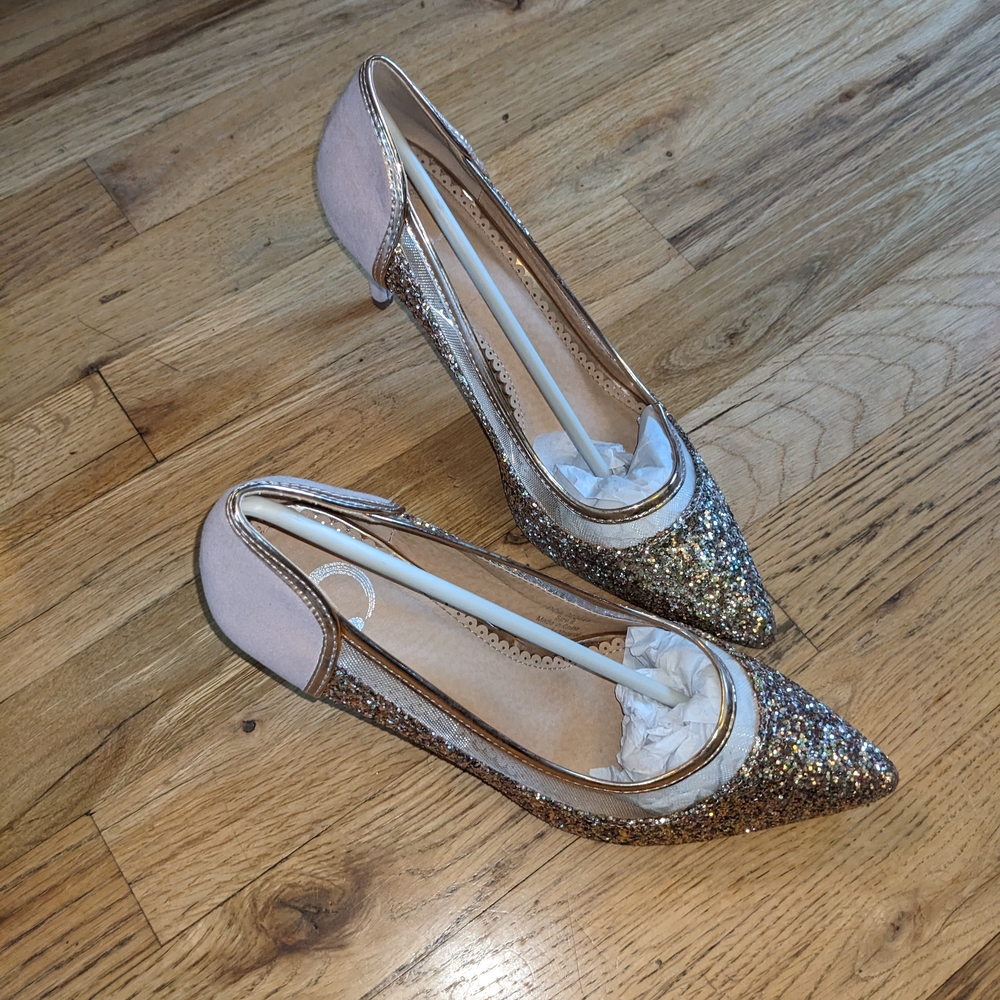 Sparkling Pointed Toe Flats in Rose Gold
